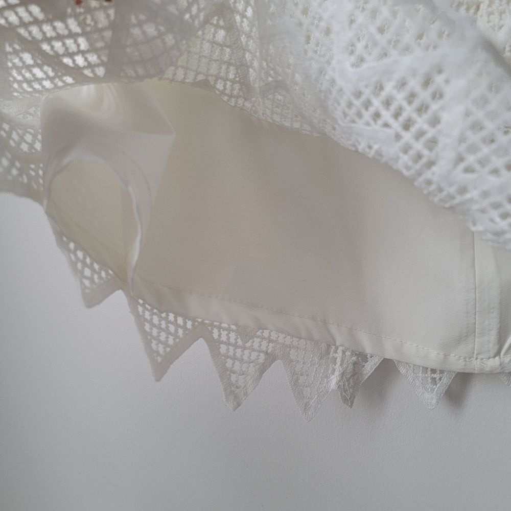 BOUTIQUE FASHION White Lace Mini Skirt Lined Size Large - Picture 5 of 7
